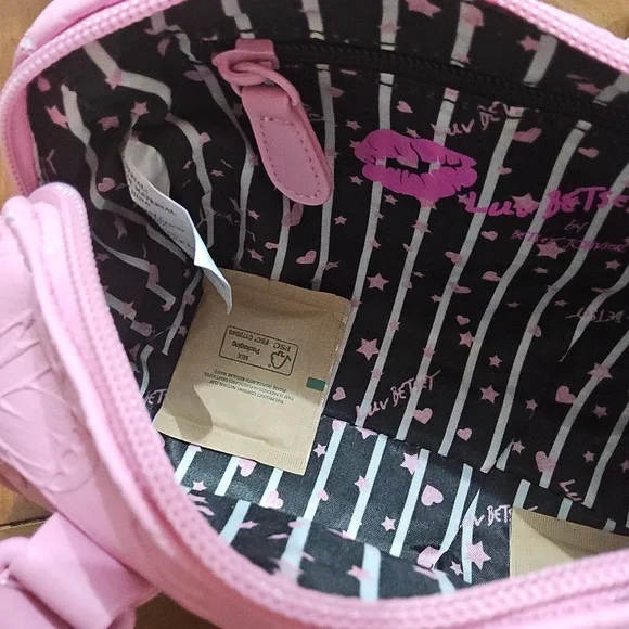 BETSEY JOHNSON PINK EMBOSSED BUTTERFLY BARREL CROSSBODY w/FLUFFY HEART TASSEL - Picture 9 of 10